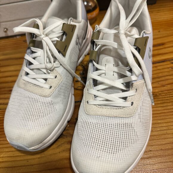 ONCloud Running Sneakers - Picture 4 of 5